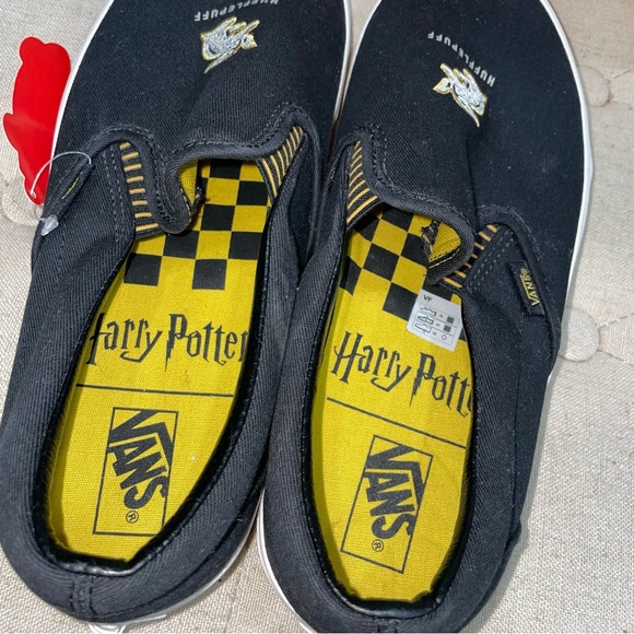 Vans NWT! Off The Wall  X Harry Potter Hufflepuff Black Slip-On Size 9.5M/11W main image 10